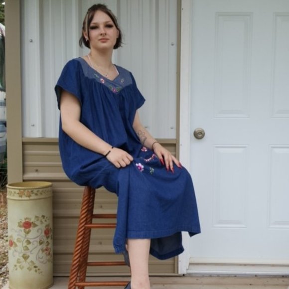 VANITY FAIR Embroidered Floral Blue Denim Maxi Dress, Vintage 80s, (Plus) - Picture 2 of 8